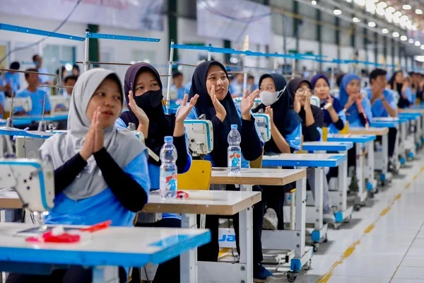 Refleksi Ekonomi Jateng 2025: Pertumbuhan Melesat, Investasi Bergeliat